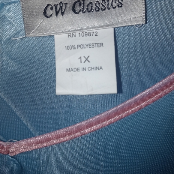 COPY - Copy - 𝅺Cw classics 2pk nightgowns 1 blue 1 pink 1x 100% polyester - Picture 3 of 4
